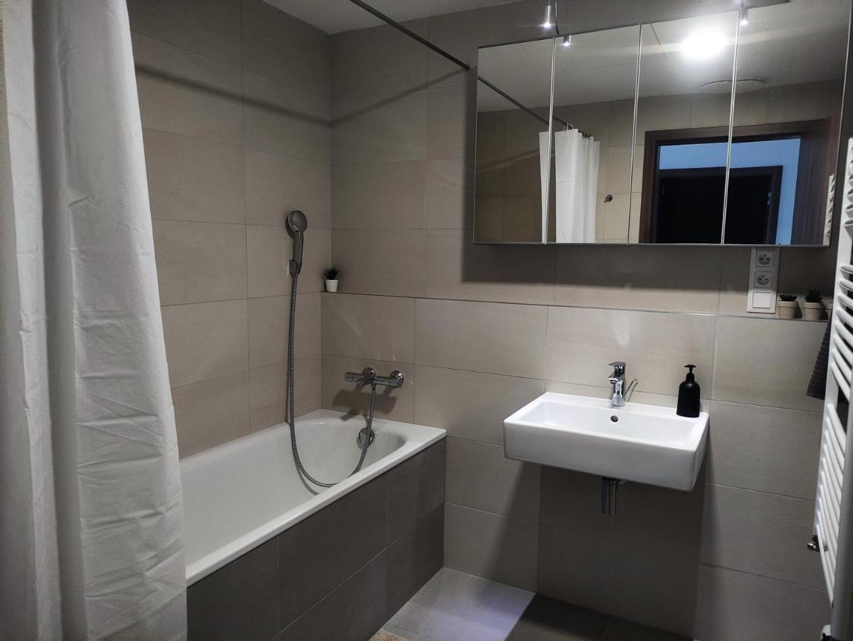 Cozy 2 Rooms Flat - Castle View Bratislava Exterior photo
